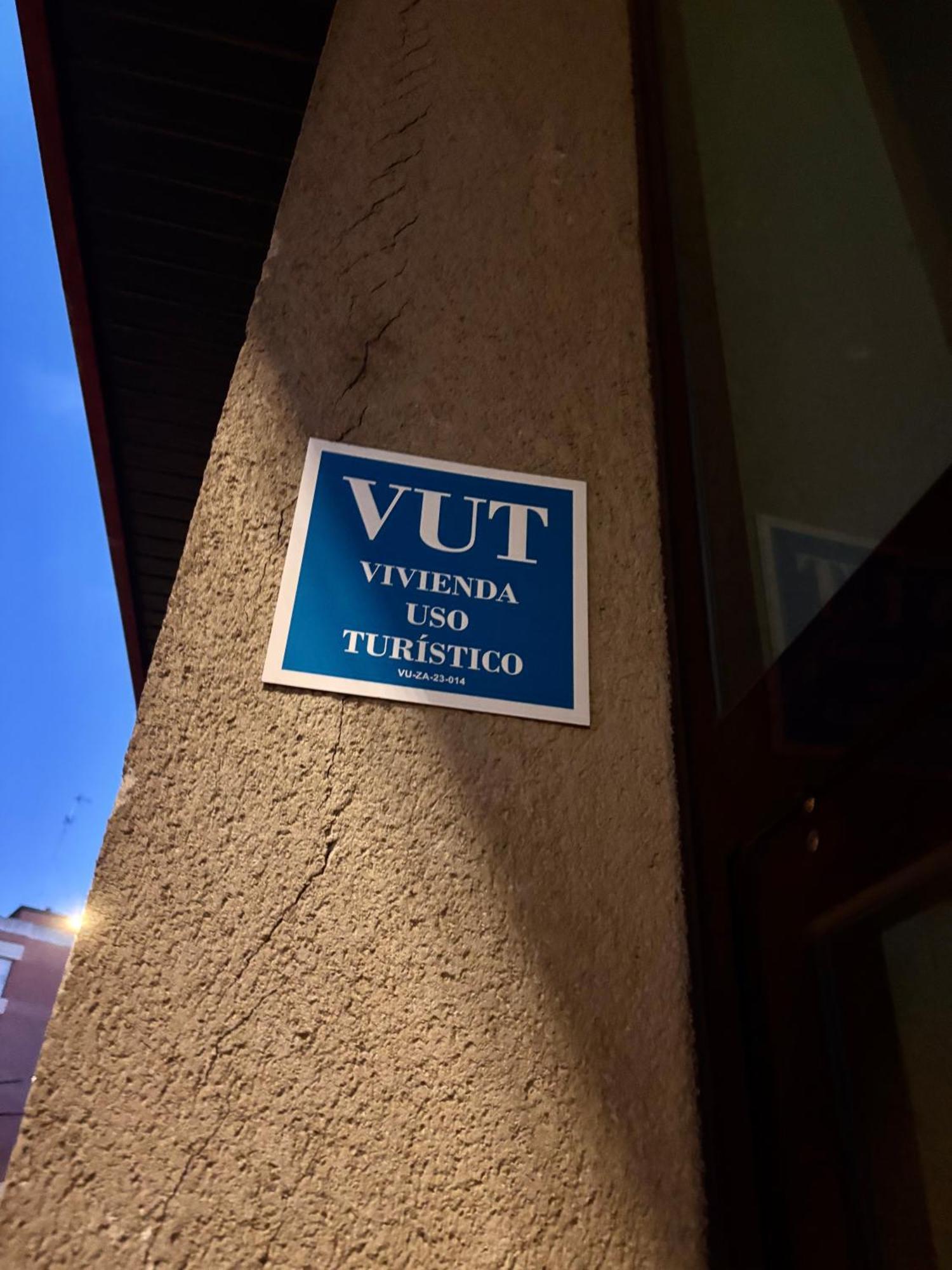 Suite Lay Zaragoza Eksteriør bilde